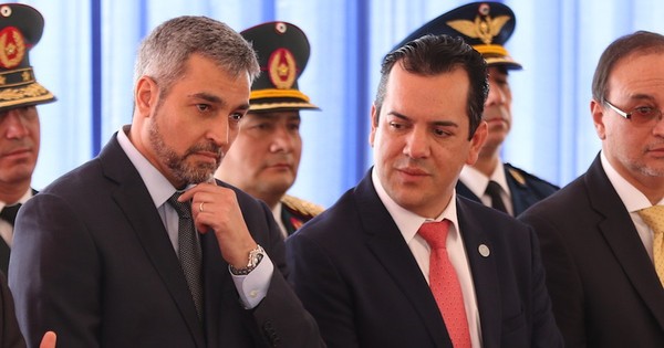 Objetan al Presidente por mantener a ministros cuestionados
