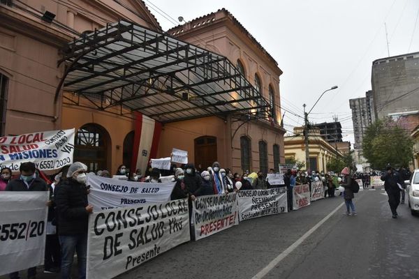 Funcionarios de salud cierran calle capitalina - Nacionales - ABC Color