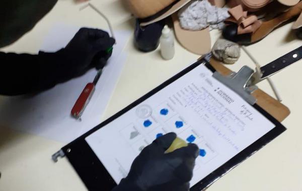 Querían enviar casi 3 kg. de cocaína a Hong Kong en zapatos de mujer - El Trueno