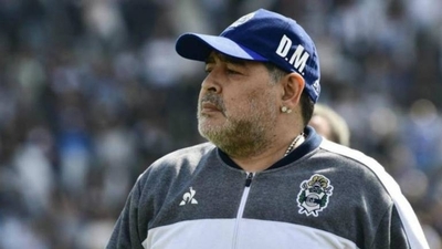 HOY / Maradona, ausente en el retorno de su equipo a las prácticas