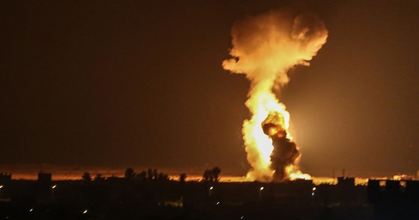 Israel ataca objetivos de Hamas en Gaza tras lanzamiento de globos incendiarios