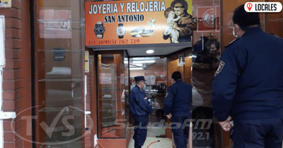 Malvivientes hurtan en el interior de una joyería en pleno centro de Encarnación