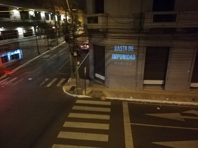 Paredes del Centro se visten de frases en contra del sacerdote absuelto - Megacadena — Últimas Noticias de Paraguay