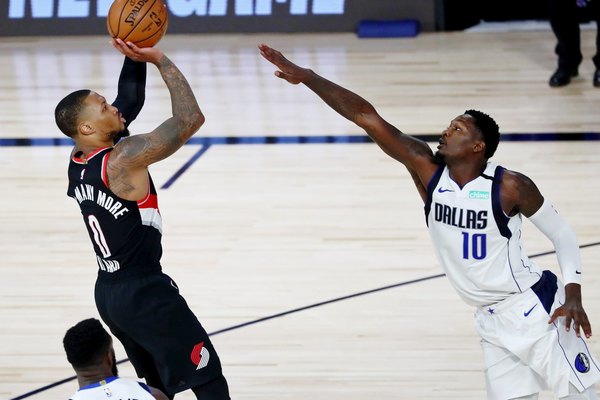 Un épico Lillard anota 61 puntos y eleva a Portland hacia los playoffs