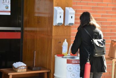“Corrupción no es excusa para no respetar protocolo sanitario”, insiste gremio médico