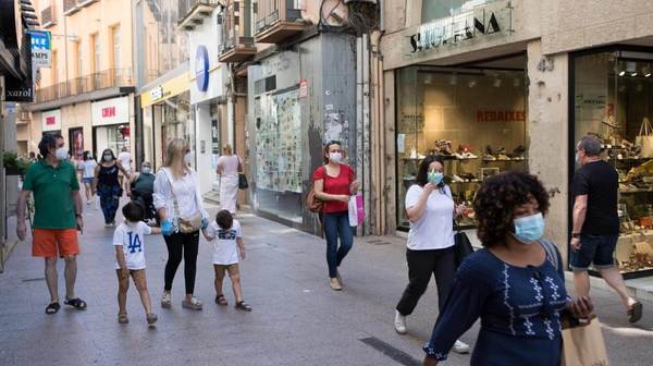 España vuelve a registrar los peores datos europeos de coronavirus: 'La situación es crítica'
