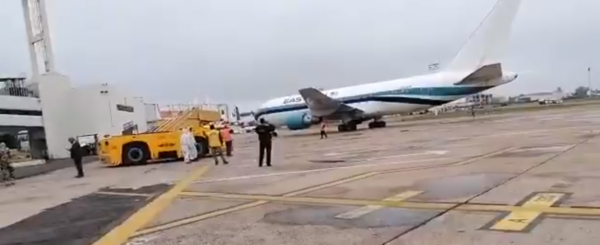 HOY / Más de 100 connacionales llegaron desde Estados Unidos: todos a albergues