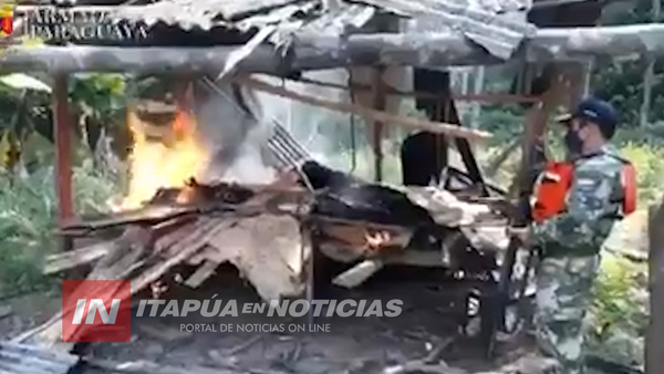 EN ITAPÚA, INTEGRANTES DE LA ARMADA PARAGUAYA SIGUEN DESTRUYENDO PUERTOS CLANDESTINOS