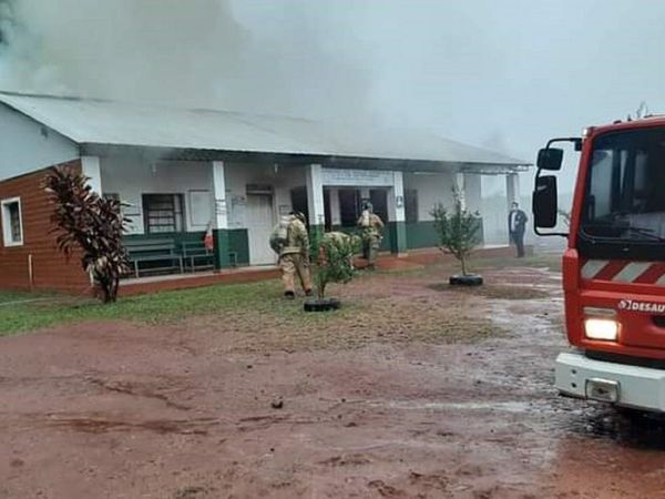 Incendio afecta a Puesto de Salud de Raúl Arsenio Oviedo