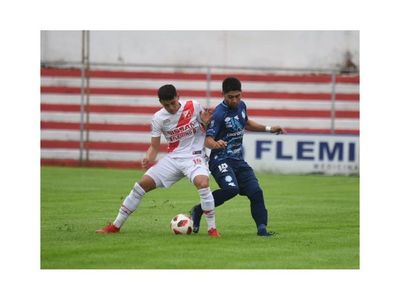 River remonta y derrota a Guaireña