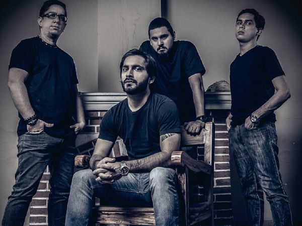 Arritmia lanza una canción en versión acústica
