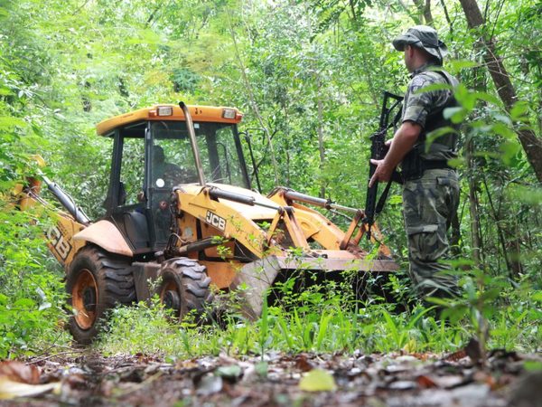 Destruyen al menos 70 PUERTOS CLANDESTINOS a orillas del lado de ITAIPU