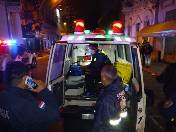Motochorro terminó herido tras asaltar a una pareja en Asunción  - Nacionales - ABC Color