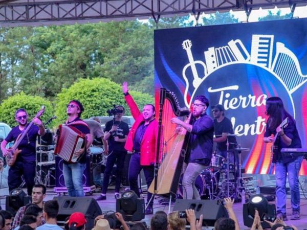 Serenata y festival por festejos de la ciudad de Asunción