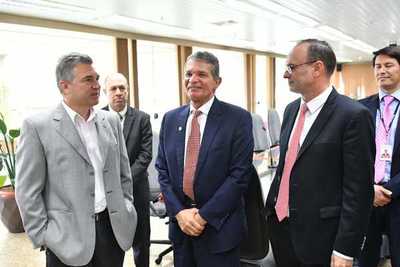 Nuevas autoridades de la ANDE realizaron visita protocolar a directores generales de ITAIPU