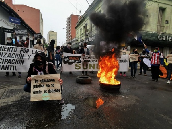 Estudiantes piden la aprobación del proyecto Arancel Cero sin modificaciones » Ñanduti