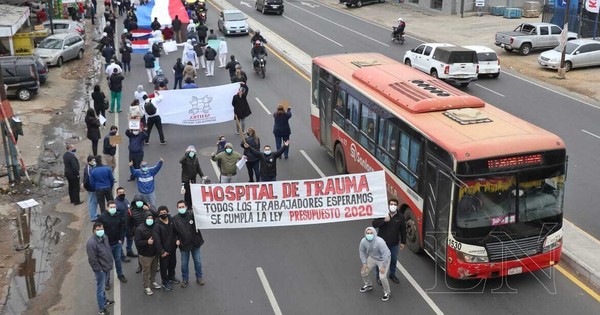 Trabajadores del Hospital de Trauma exigen pago de gratificación por COVID-19