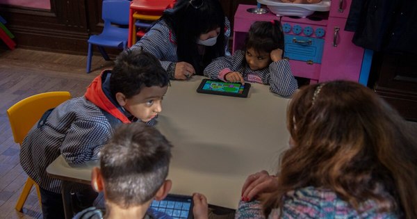 Uruguay fortalece educación a distancia, pero apuesta a la presencialidad