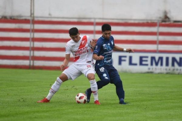 River remonta y derrota a Guaireña