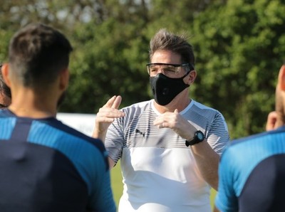 CT de la Albirroja prosigue con el seguimiento a futbolistas - APF