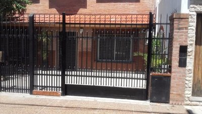 Supuesto ladrón muere electrocutado al intentar escapar de una vivienda | Noticias Paraguay