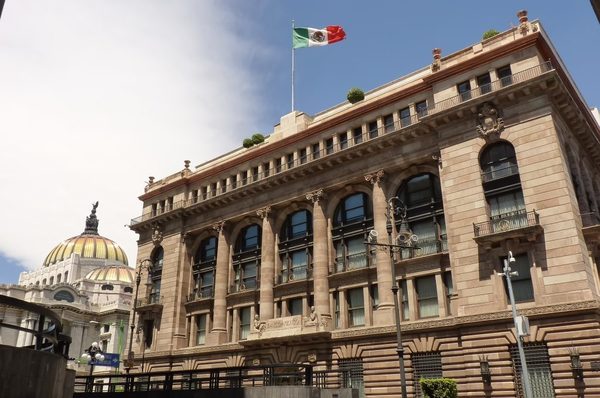 Banxico recorta tasa clave en lo que podría ser su última vez