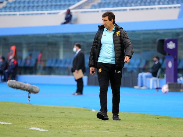Costas: “Da vergüenza cómo se juegan estos partidos” - Guaraní - ABC Color