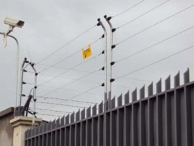 Un supuesto delincuente muere electrocutado tras ser sorprendido por dueño de casa