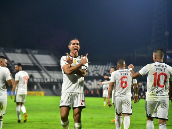 Roque mantiene al Olimpia como único líder