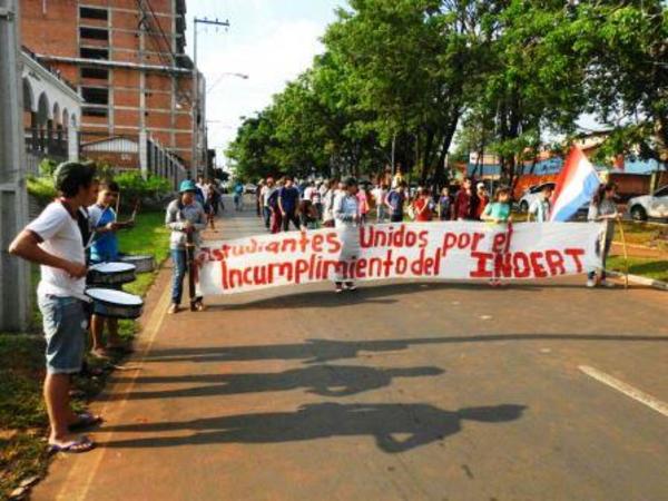 Campesinos exigen títulos de sus lotes