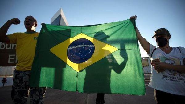 Brasil registra 1.262 nuevas muertes por COVID-19, suma 105.463 decesos