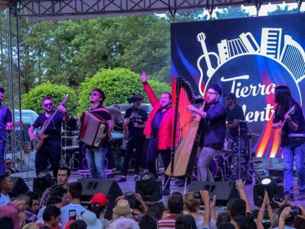 Música y danza  en la Costanera para celebrar  a la ciudad  capital