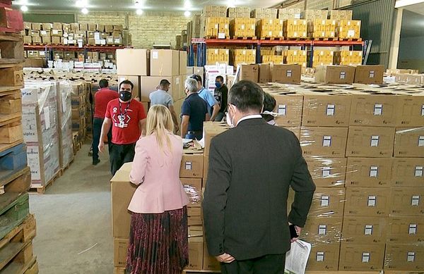 Más de cien proveedores formales denuncian privilegio a clan Ferreira - Nacionales - ABC Color
