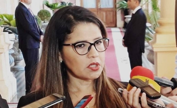 HOY / Ministra habla de los que no la quieren, de intento de fuga y de contagios