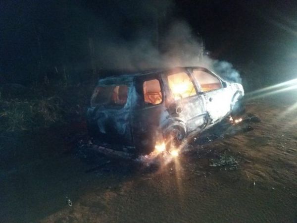 Incineran vehículo que se habría utilizado para doble crimen en Capitán Bado