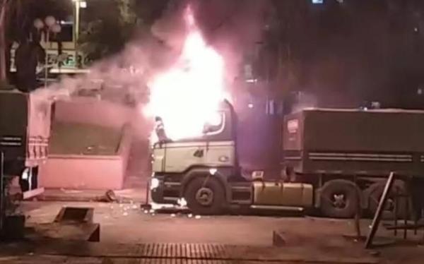 Vándalos se infiltrarían entre manifestantespara atentar contra policías durante protesta – Diario TNPRESS