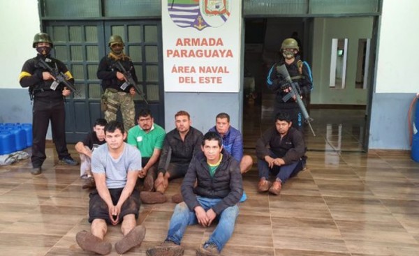Militares detienen a 7 presuntos contrabandistas en la zona del Acaray