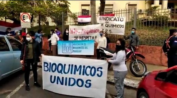 Bioquímicos se manifiestan exigiendo modificaciones al proyecto de ley del Biólogo » Ñanduti