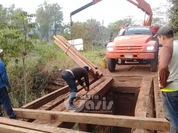 Reparan nuevamente puente en la Colonia Santa Clara