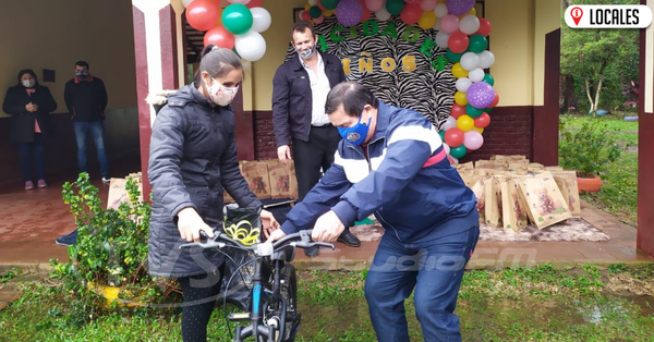Día del Niño: Rotary Club Encarnación entregó juguetes a niños y víveres a los padres