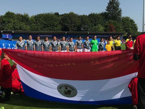 Clubes europeos felicitan a Paraguay por el Día de la Bandera