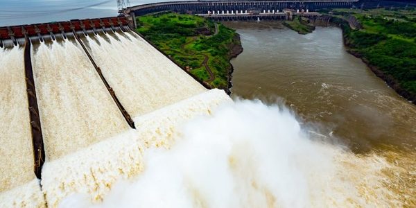 Los RÉCORD de ITAIPU BENEFICIAN más al BRASIL