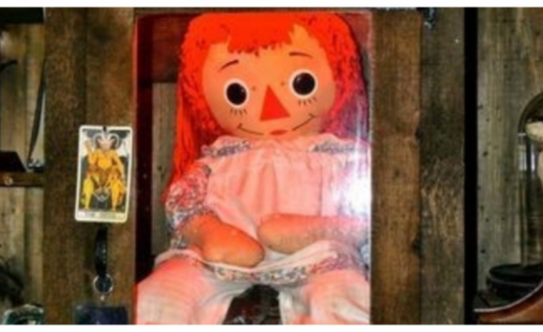 "Pánico" tras supuesta desaparición de la muñeca "Annabelle" en EEUU