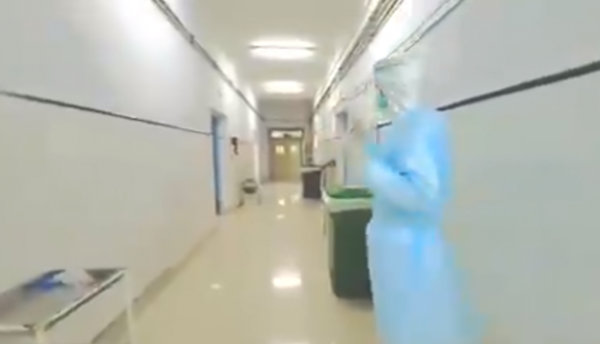 HOY / VIDEO | Médicos abren puertas de la terapia intensiva para mostrar la realidad y crear conciencia en la gente
