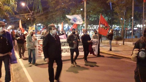 Manifestación contra el Gobierno en el centro de Asunción - Nacionales - ABC Color