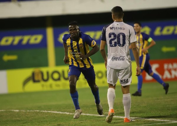 El VAR anuló un gol sobre la hora y Luqueño empata con Sol