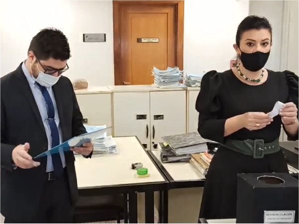 Corte instruye sumario a magistrada y la suspende