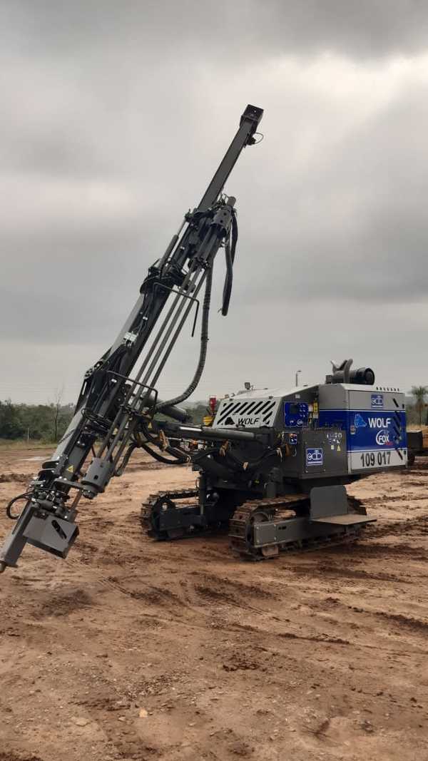 Constructora Asunción S.A adquirió una perforadora de rocas Wolf