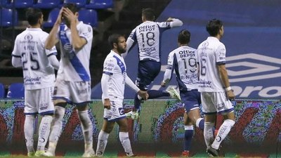 Pachuca vence al Puebla de 'Osvaldito' Martínez