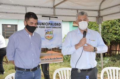 Ronald y José Carlos Acevedo habilitaron 9 mil 308 m2 de empedrado en fracción San Ramón